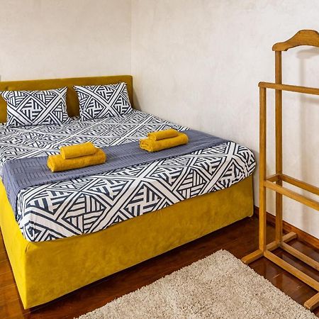 Apartment On Kovzhuna Street إلفيف المظهر الخارجي الصورة