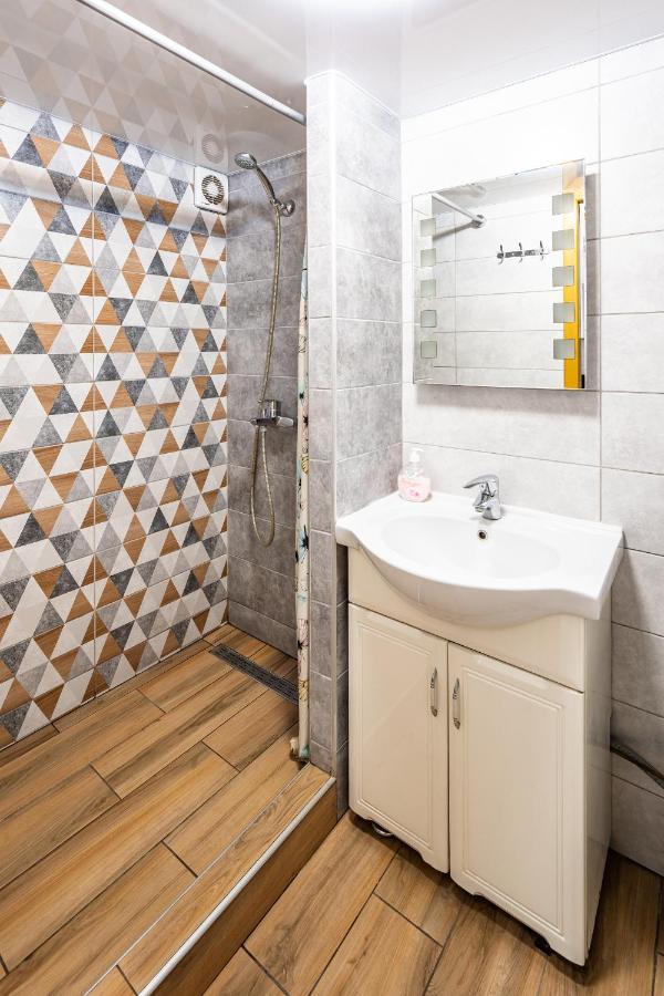 Apartment On Kovzhuna Street إلفيف المظهر الخارجي الصورة